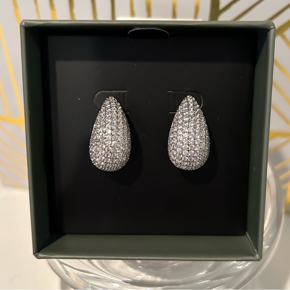 ✨ Jewels by Sunaina – Narina Silver CZ Teardrop Earrings ✨New in Box - Picture 4 of 5